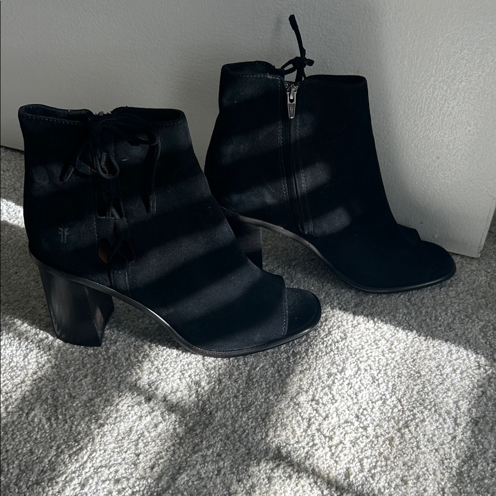 Frye Amy Side Ghillie Bootie NWOT - Picture 2 of 7